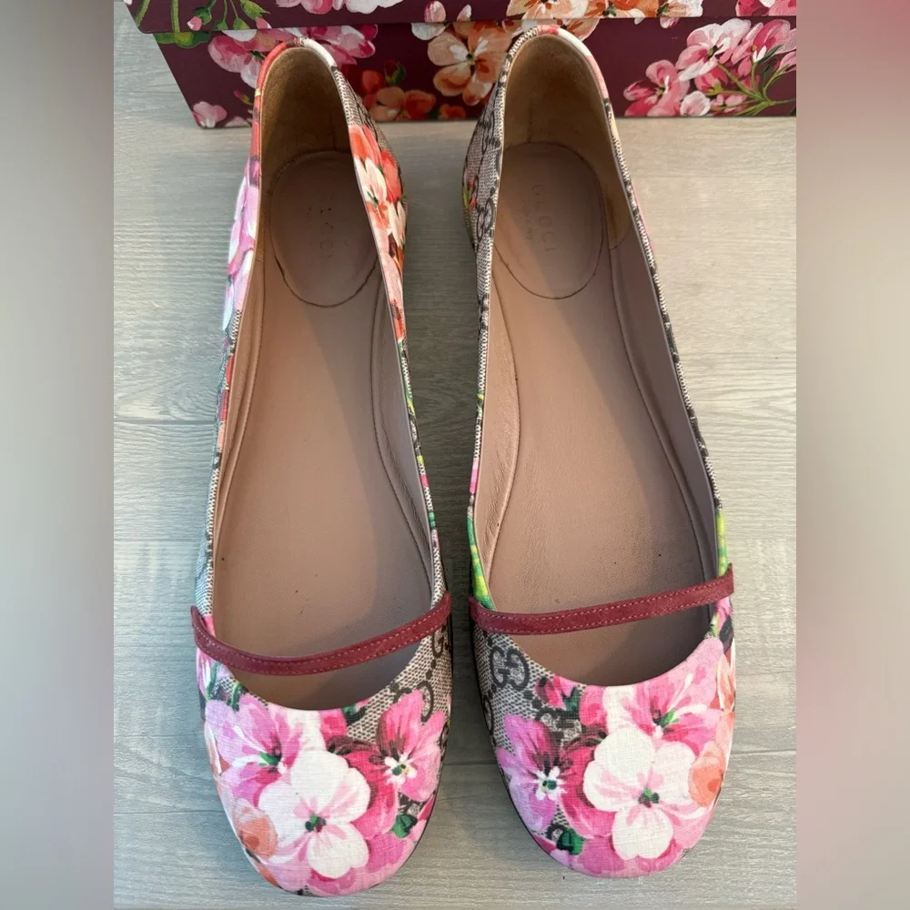 Gucci Pink Floral Flats Size 39+ - Picture 5 of 10
